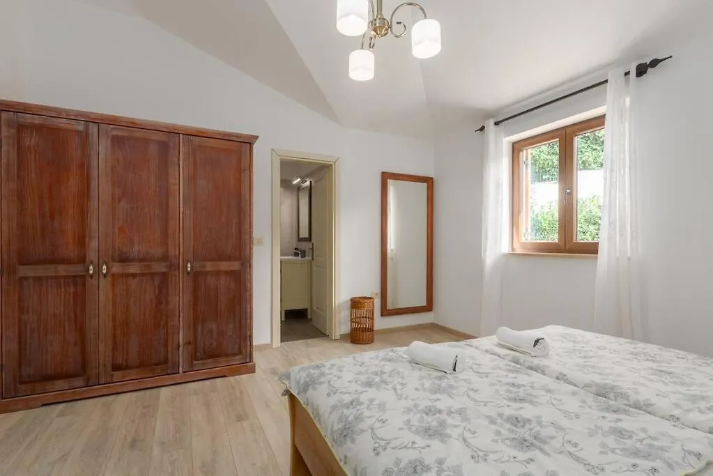 Villa Marina With Pool, Bbq & Parking Near Porec Jasenovica  0*, Jasenovica (Istria)